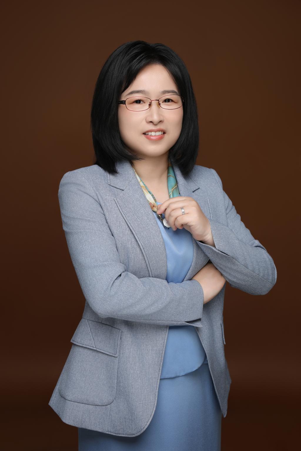 党委副书记 杨中英